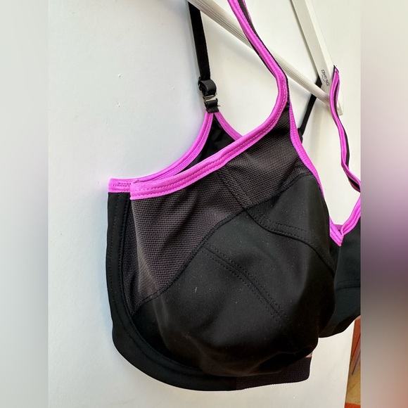 TRIUMPH - TRI-ACTION ENDURANCE HIGH IMPACT SPORTS BRA BLACK/PURPLE 18D (US 40D) - Picture 7 of 14